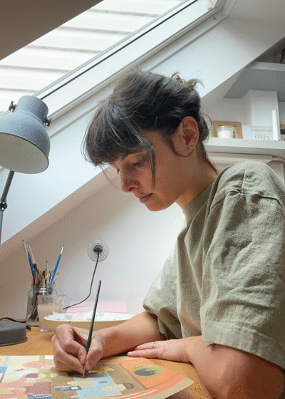 Tereza Konupčíková tvoří ilustraci Supermáma na podporu mateřství