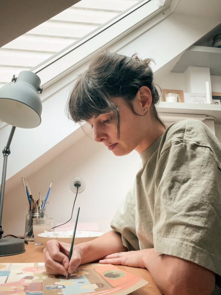 Tereza Konupčíková kreslí originální dílo pro Proud Puzzle