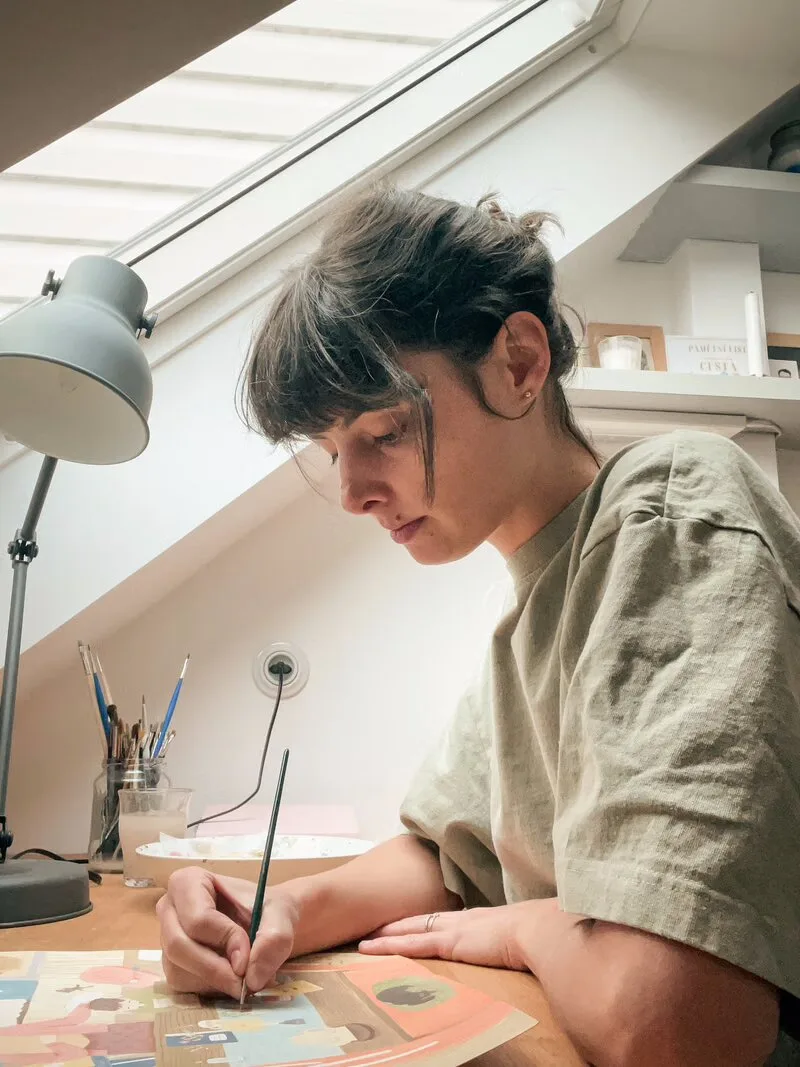 Tereza Konupčíková kreslí originální dílo pro Proud Puzzle